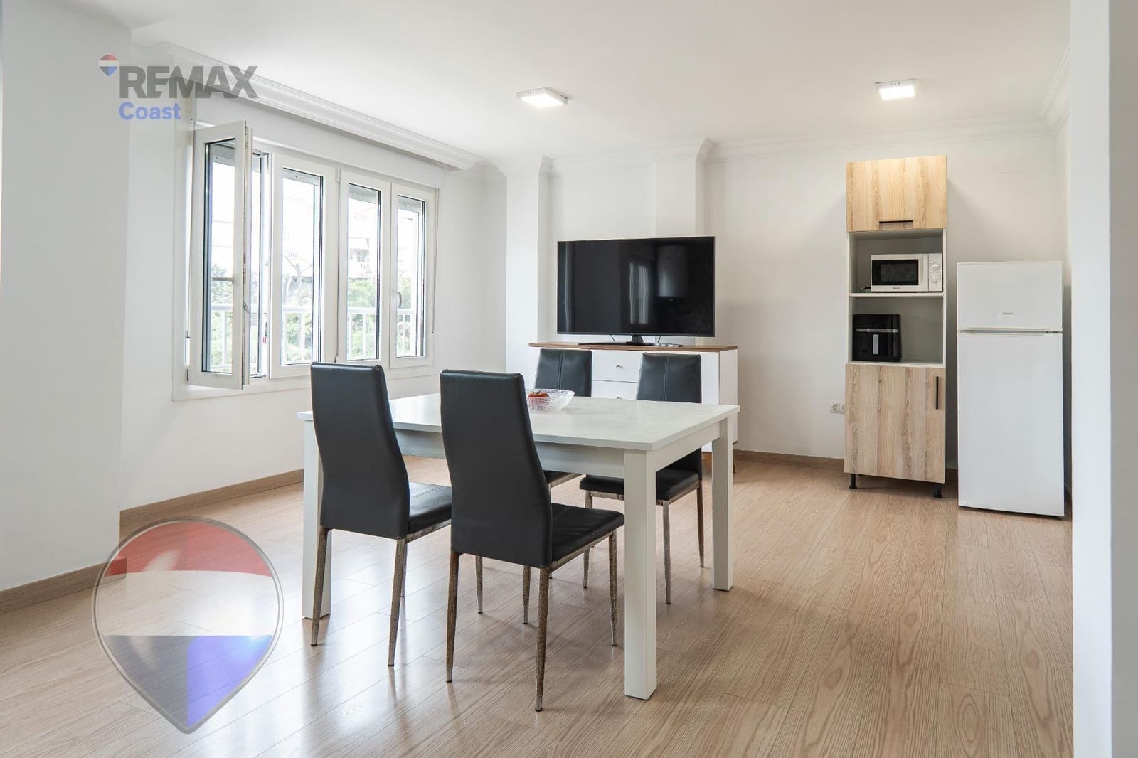 2 slaapkamer Flat te koop in Malaga stad met zwembad - € 240.000 (Ref: 9812268)