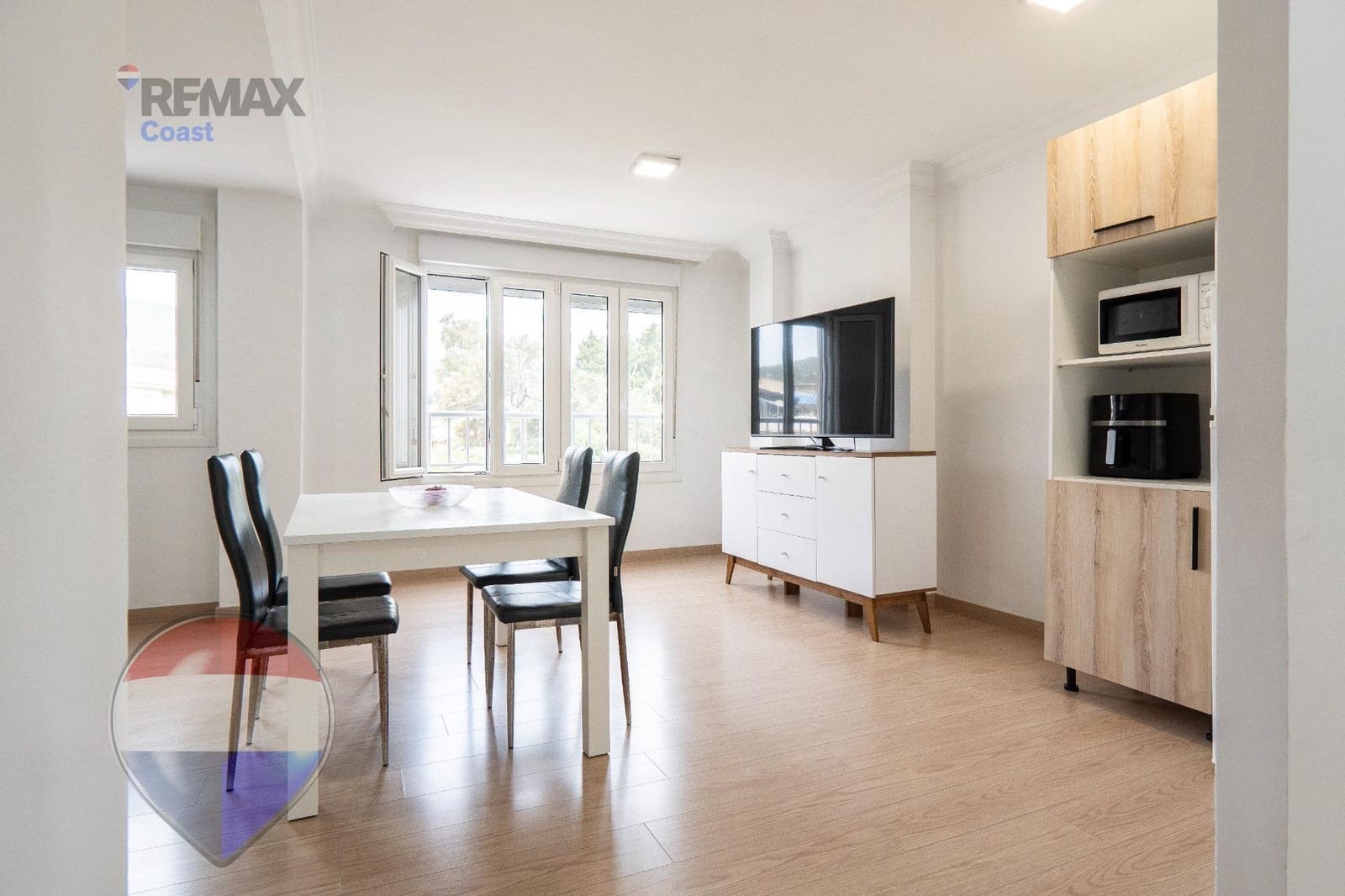 2 slaapkamer Flat te koop in Malaga stad met zwembad - € 240.000 (Ref: 9812268)