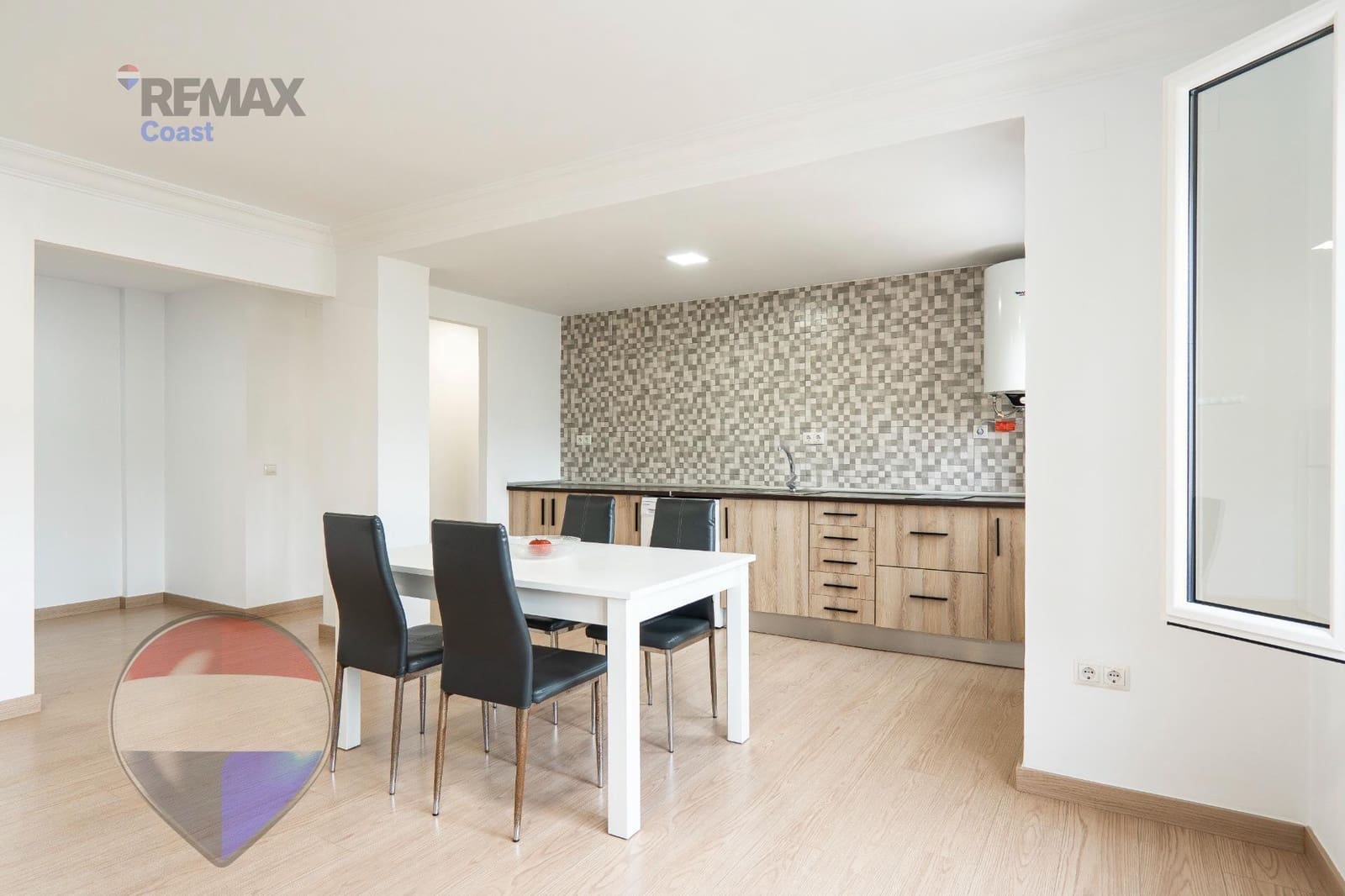 2 slaapkamer Flat te koop in Malaga stad met zwembad - € 240.000 (Ref: 9812268)