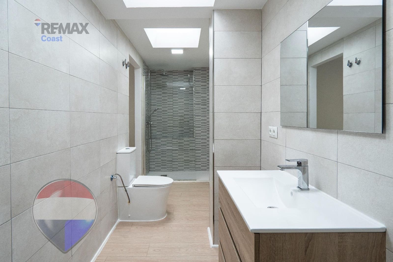 2 slaapkamer Flat te koop in Malaga stad met zwembad - € 240.000 (Ref: 9812268)