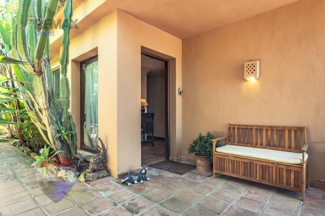 2 sovrum Villa till salu i Marbella med garage - 2 150 000 € (Ref: 9815996)
