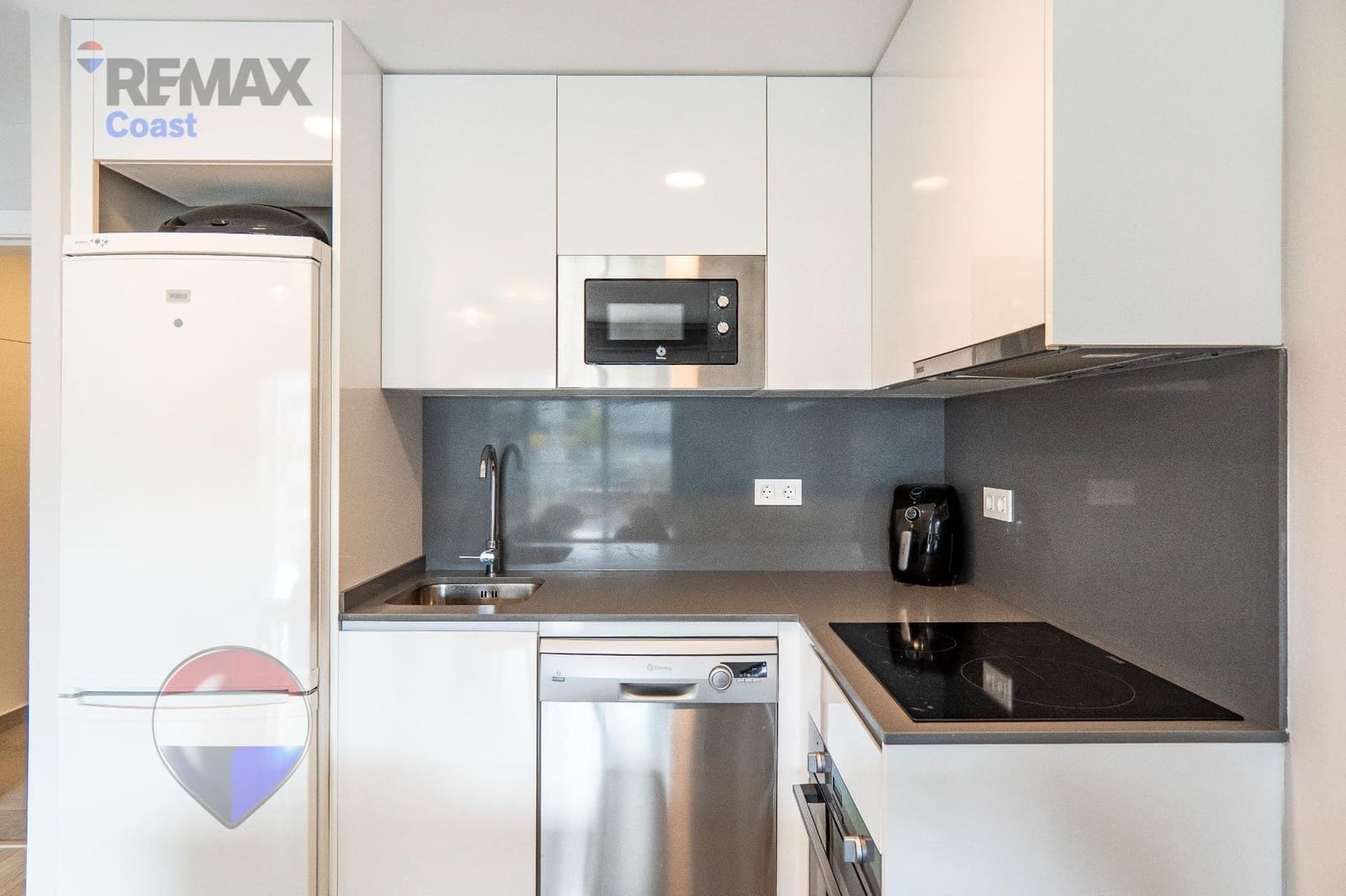 3 quarto Apartamento para arrendar em Valle Niza com piscina garagem - 1 200 € (Ref: 9831665)