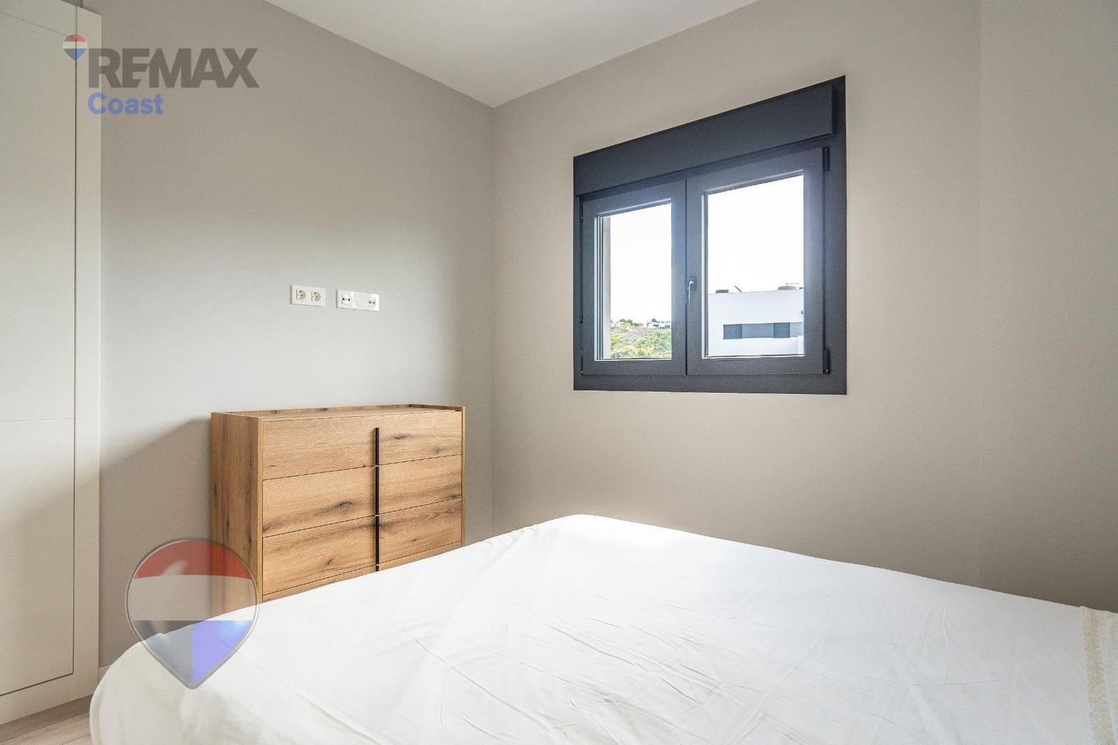 3 quarto Apartamento para arrendar em Valle Niza com piscina garagem - 1 200 € (Ref: 9831665)