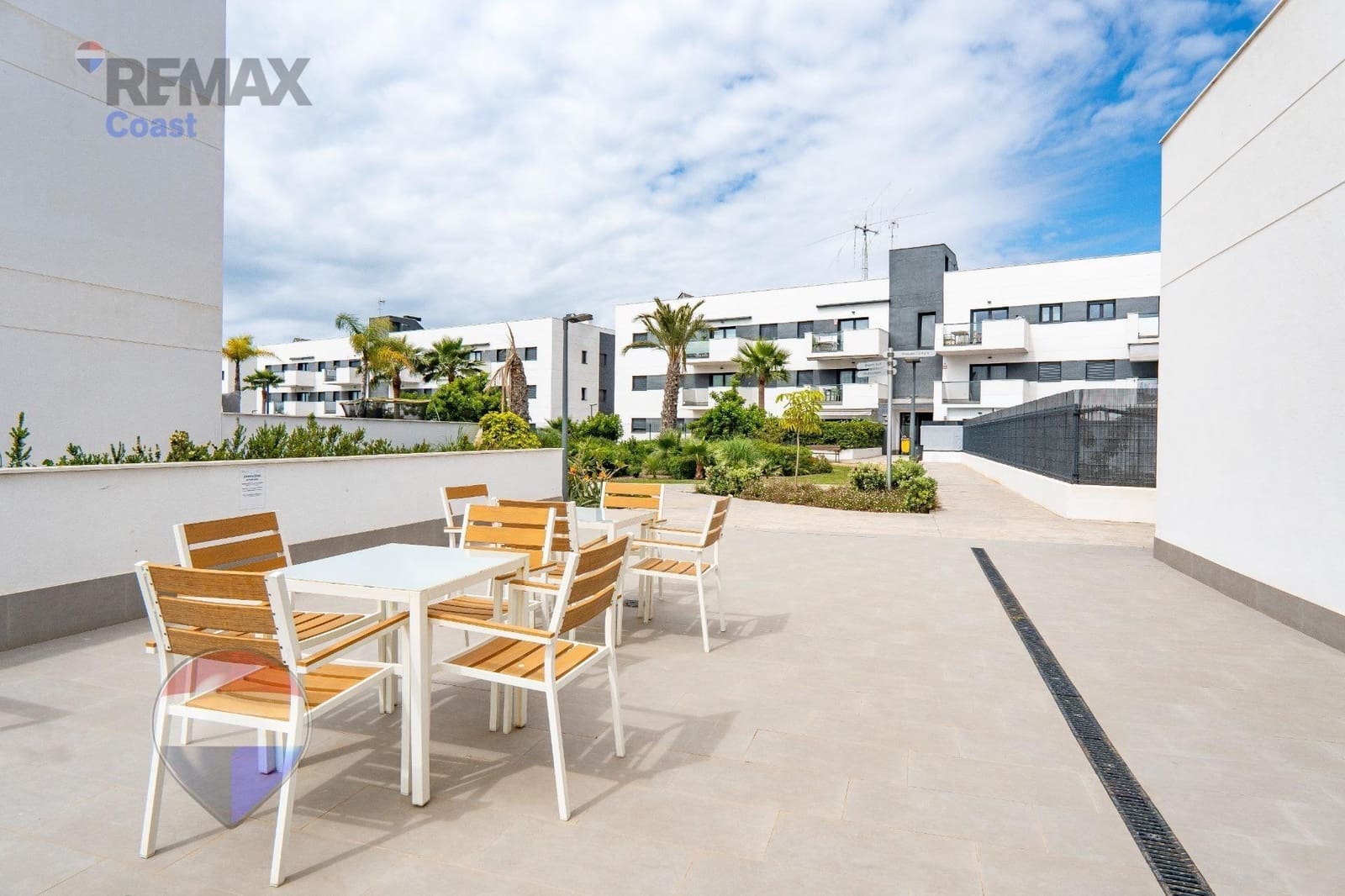 3 quarto Apartamento para arrendar em Valle Niza com piscina garagem - 1 200 € (Ref: 9831665)