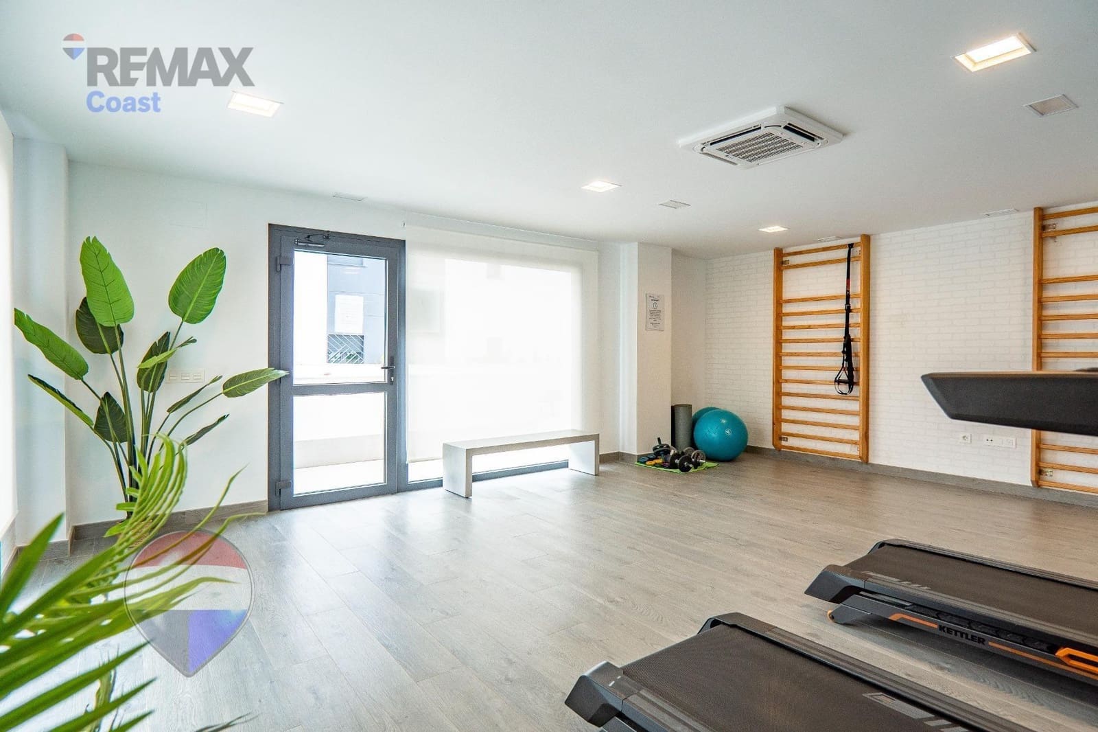 3 quarto Apartamento para arrendar em Valle Niza com piscina garagem - 1 200 € (Ref: 9831665)