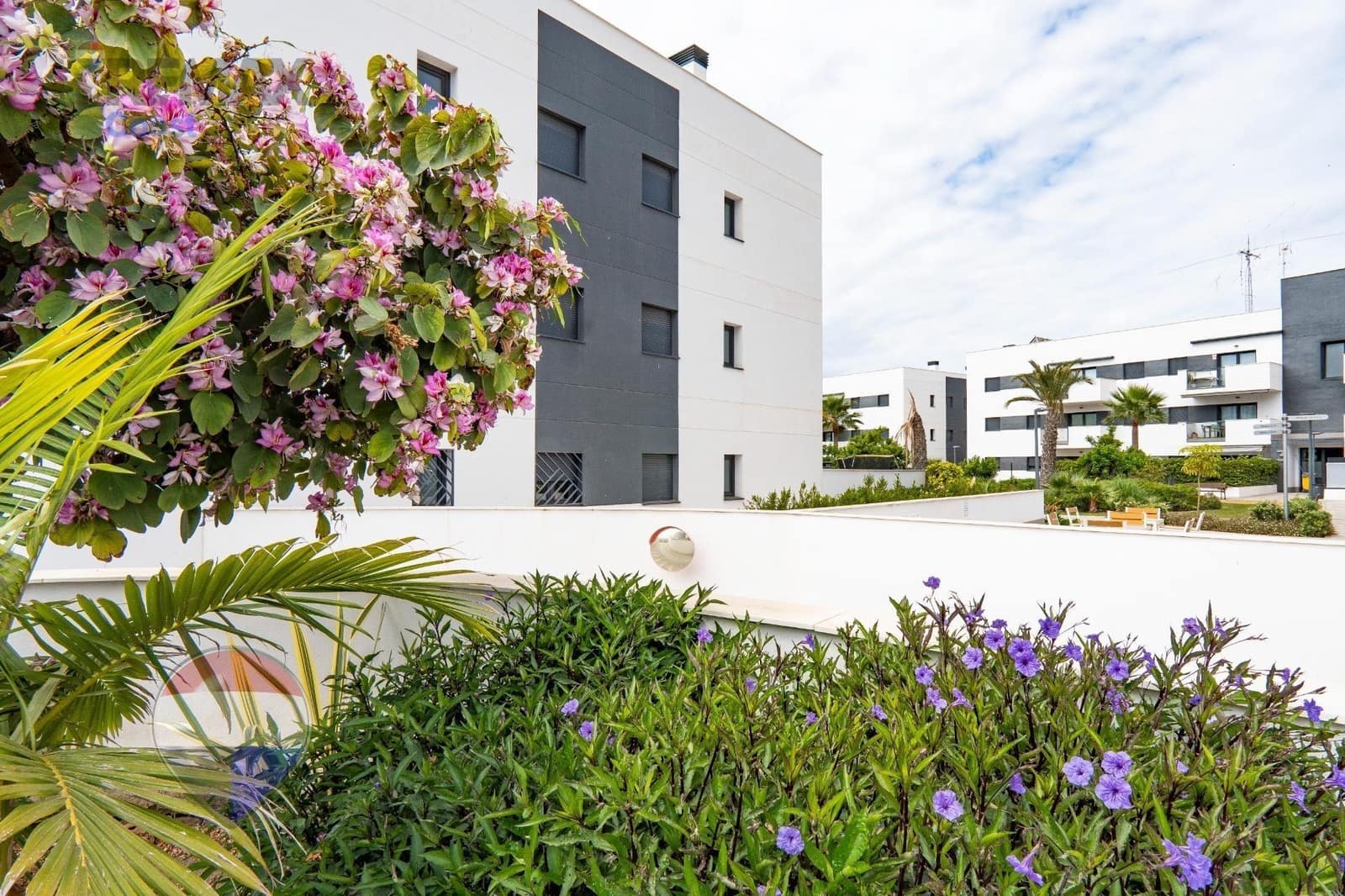 3 quarto Apartamento para arrendar em Valle Niza com piscina garagem - 1 200 € (Ref: 9831665)
