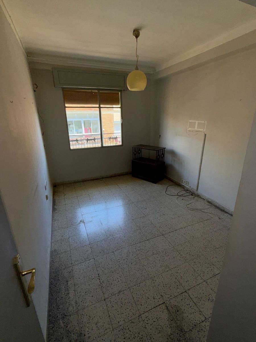 4 soverom Leilighet til salgs i Malaga by - € 299 000 (Ref: 9846564)