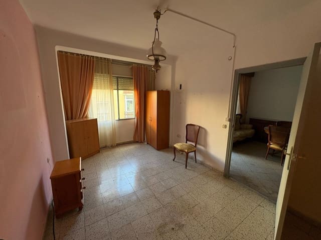 4 soverom Leilighet til salgs i Capuchinos, Málaga by - € 299 000 (Ref: 9846564)