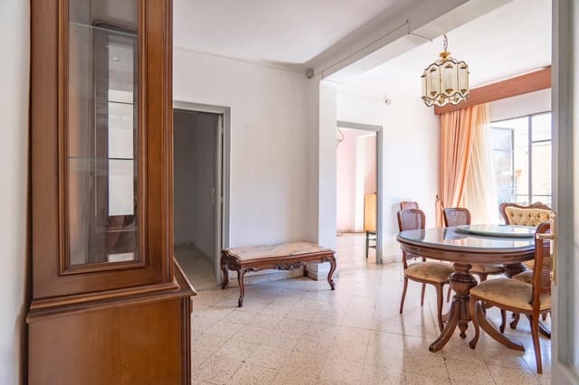 4 soveværelse Lejlighed til salg i Capuchinos, Málaga by - € 299.000 (Ref: 9846564)