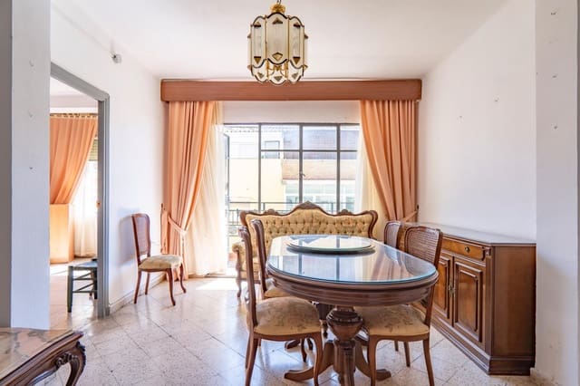 4 soveværelse Lejlighed til salg i Capuchinos, Málaga by - € 299.000 (Ref: 9846564)