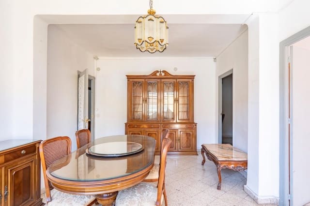4 soveværelse Lejlighed til salg i Capuchinos, Málaga by - € 299.000 (Ref: 9846564)