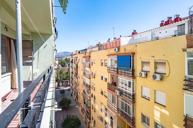 4 soveværelse Lejlighed til salg i Capuchinos, Málaga by - € 299.000 (Ref: 9846564)