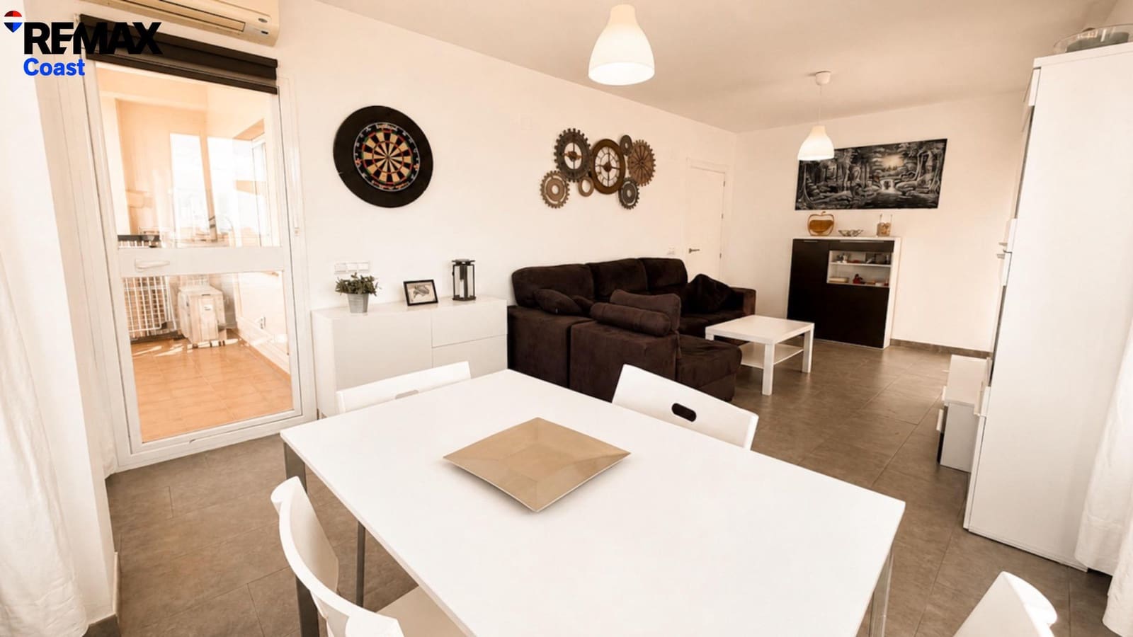 2 bedroom Penthouse for sale in Estepona with pool garage - € 430,000 (Ref: 9849531)
