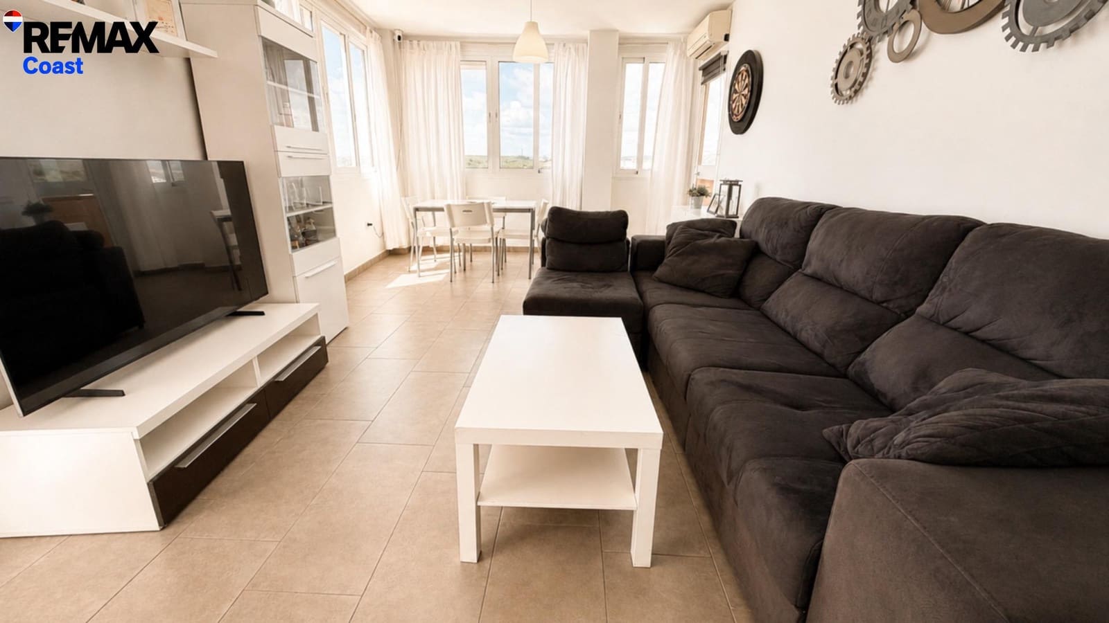 2 bedroom Penthouse for sale in Estepona with pool garage - € 430,000 (Ref: 9849531)