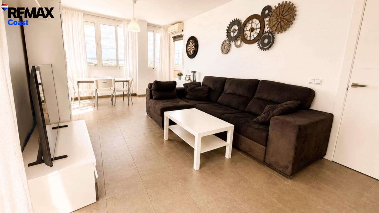 2 bedroom Penthouse for sale in Estepona with pool garage - € 430,000 (Ref: 9849531)