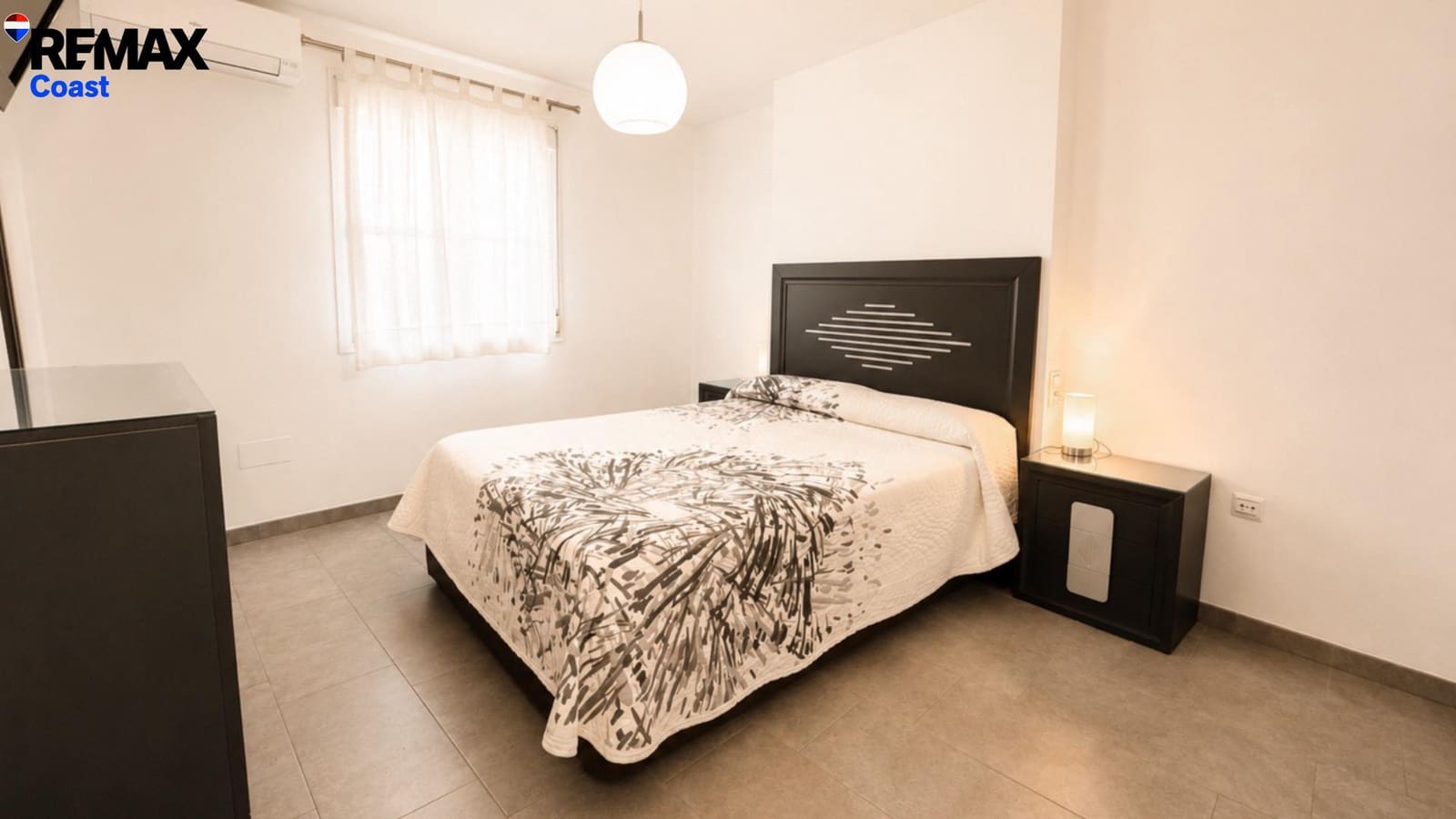 2 bedroom Penthouse for sale in Estepona with pool garage - € 430,000 (Ref: 9849531)