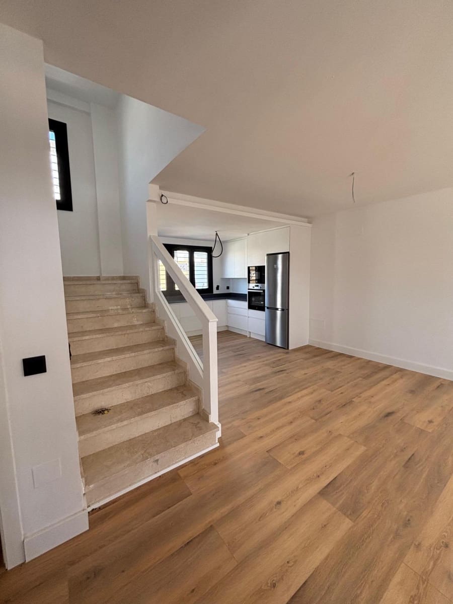 3 Zimmer Reihenhaus zu vermieten in Cartama mit Pool Garage - 1.600 € (Ref: 9860245)