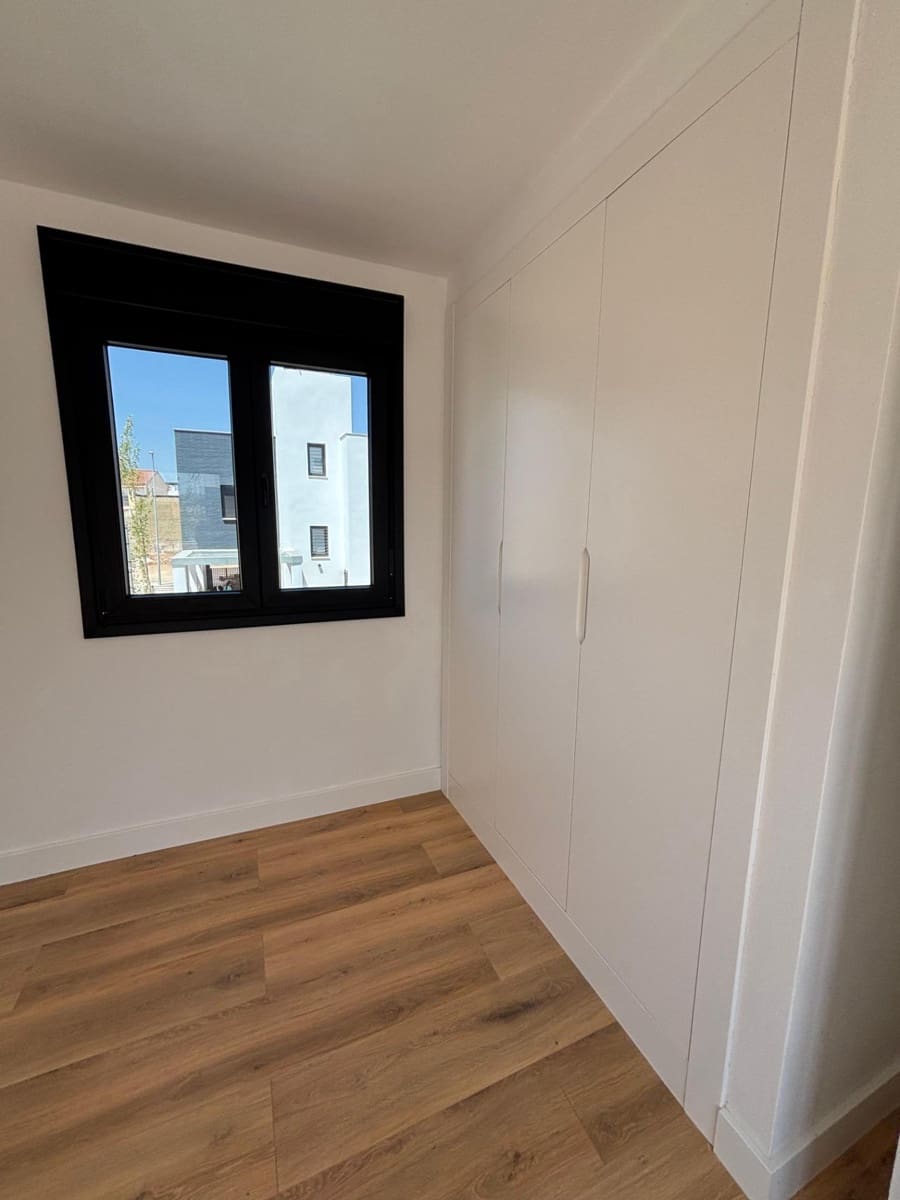 3 Zimmer Reihenhaus zu vermieten in Cartama mit Pool Garage - 1.600 € (Ref: 9860245)