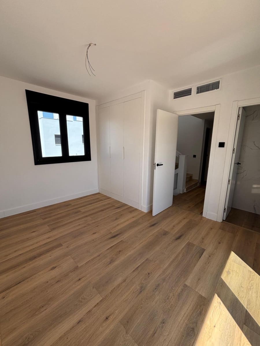 3 Zimmer Reihenhaus zu vermieten in Cartama mit Pool Garage - 1.600 € (Ref: 9860245)