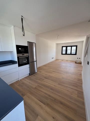 3 Zimmer Reihenhaus zu vermieten in Cártama mit Pool Garage - 1.600 € (Ref: 9860245)