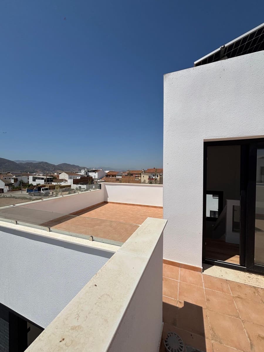 3 Zimmer Reihenhaus zu vermieten in Cartama mit Pool Garage - 1.600 € (Ref: 9860245)