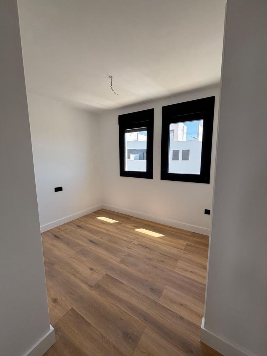 3 Zimmer Reihenhaus zu vermieten in Cartama mit Pool Garage - 1.600 € (Ref: 9860245)