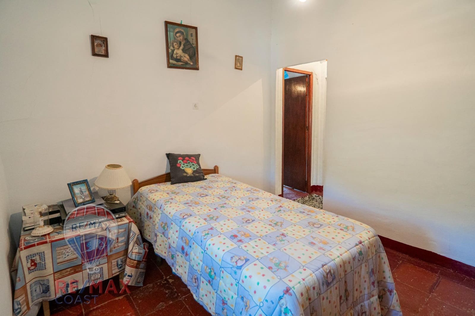 8 bedroom Finca/Country House for sale in Cajiz - € 295,000 (Ref: 9868714)