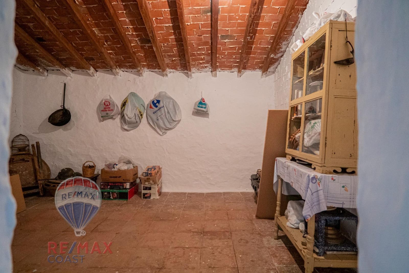 8 bedroom Finca/Country House for sale in Cajiz - € 295,000 (Ref: 9868714)