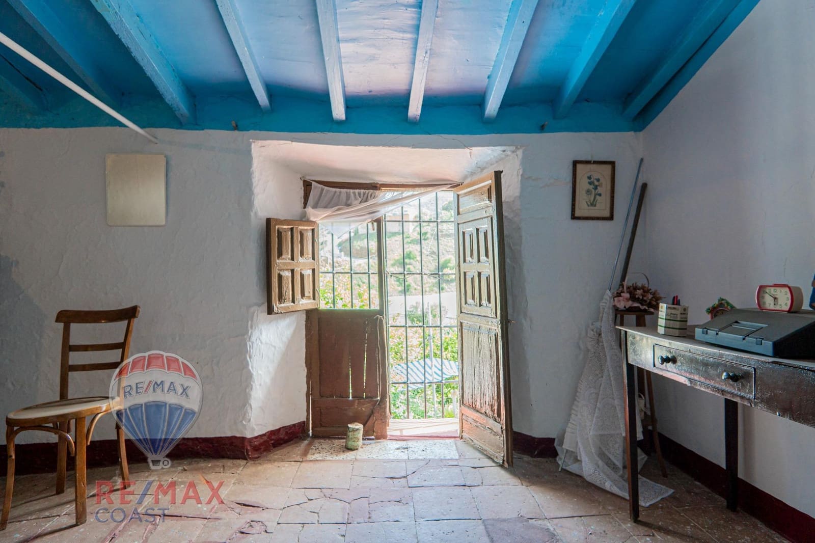8 bedroom Finca/Country House for sale in Cajiz - € 295,000 (Ref: 9868714)
