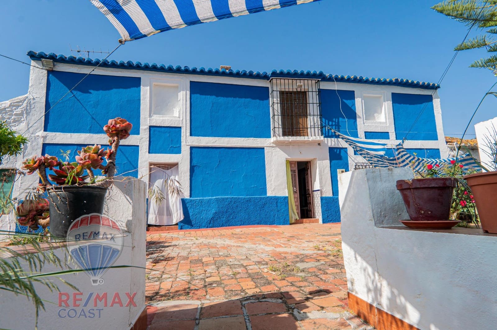 8 bedroom Finca/Country House for sale in Cajiz - € 295,000 (Ref: 9868714)