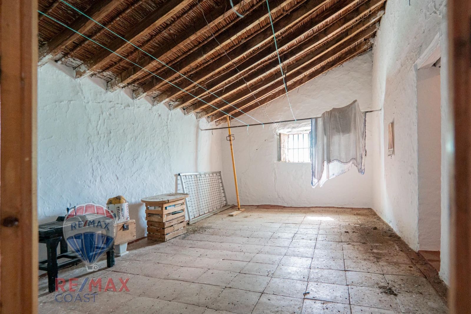 8 bedroom Finca/Country House for sale in Cajiz - € 295,000 (Ref: 9868714)