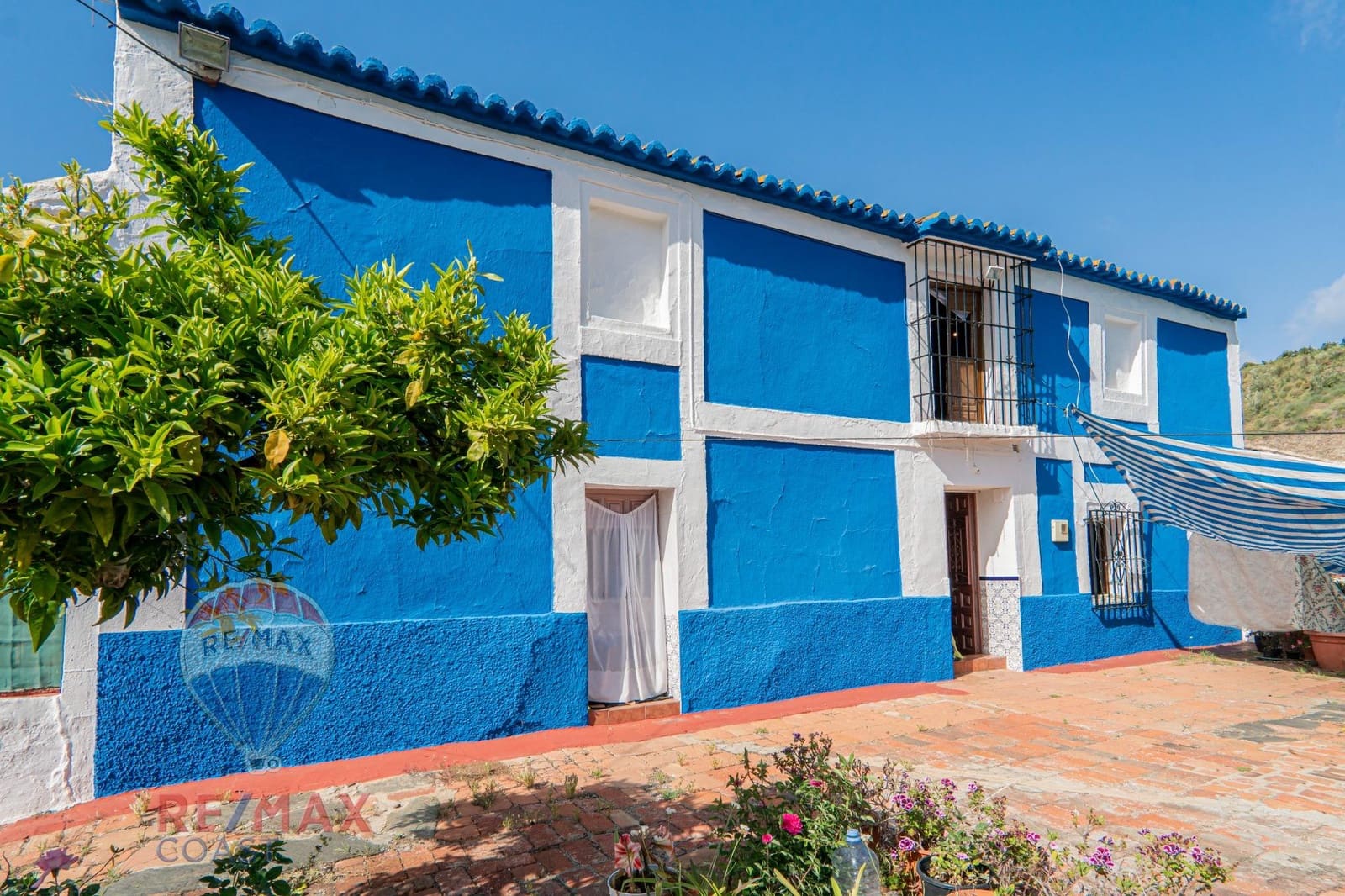 8 bedroom Finca/Country House for sale in Cajiz - € 295,000 (Ref: 9868714)