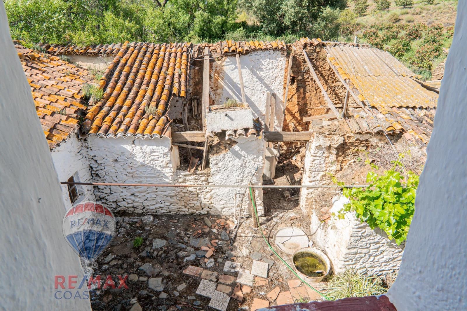 8 bedroom Finca/Country House for sale in Cajiz - € 295,000 (Ref: 9868714)