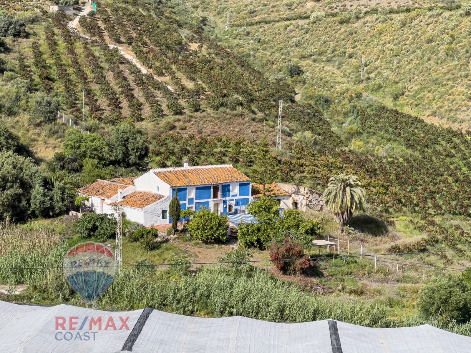 8 bedroom Finca/Country House for sale in Cajiz - € 295,000 (Ref: 9868714)
