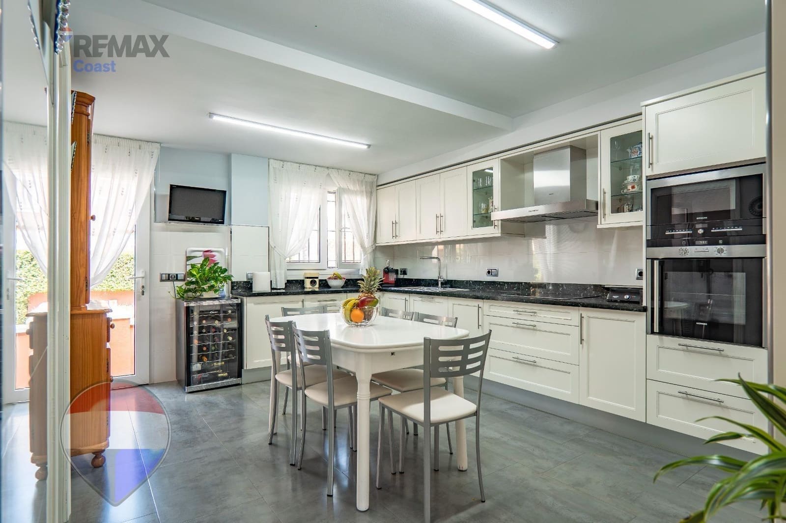 4 sypialnia Dom blizniak na sprzedaż w Torremolinos z garażem - 1 800 000 € (Ref: 9873669)