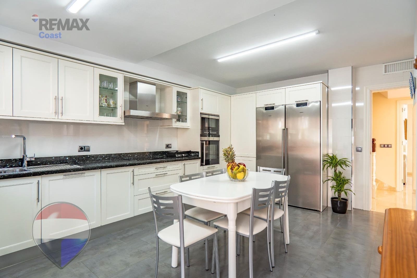 4 sypialnia Dom blizniak na sprzedaż w Torremolinos z garażem - 1 800 000 € (Ref: 9873669)