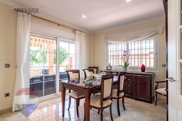 4 sypialnia Dom blizniak na sprzedaż w Torremolinos z garażem - 1 800 000 € (Ref: 9873669)