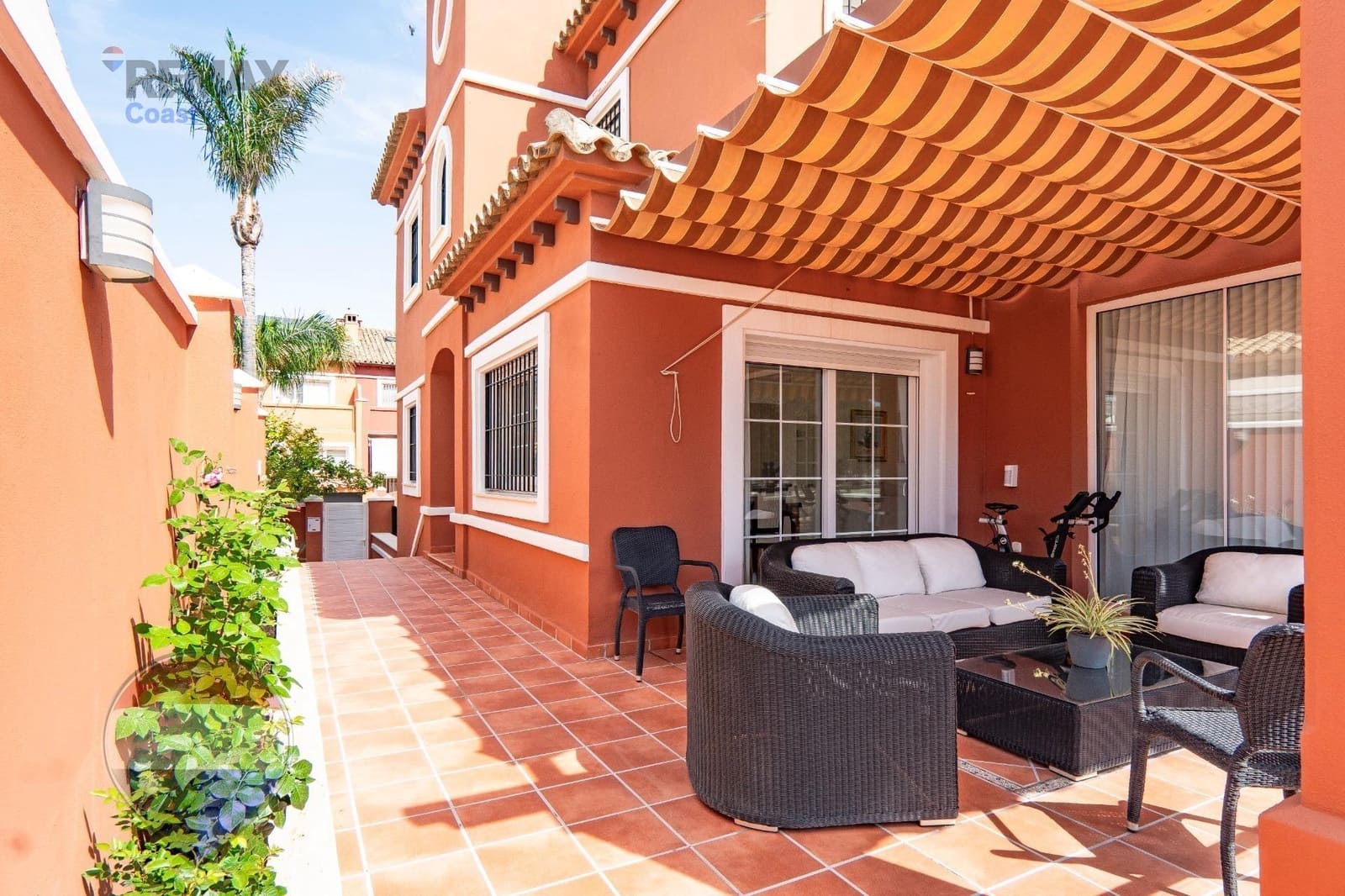 4 sypialnia Dom blizniak na sprzedaż w Torremolinos z garażem - 1 800 000 € (Ref: 9873669)