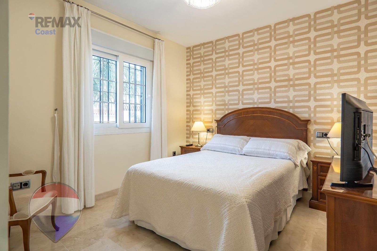 4 sypialnia Dom blizniak na sprzedaż w Torremolinos z garażem - 1 800 000 € (Ref: 9873669)