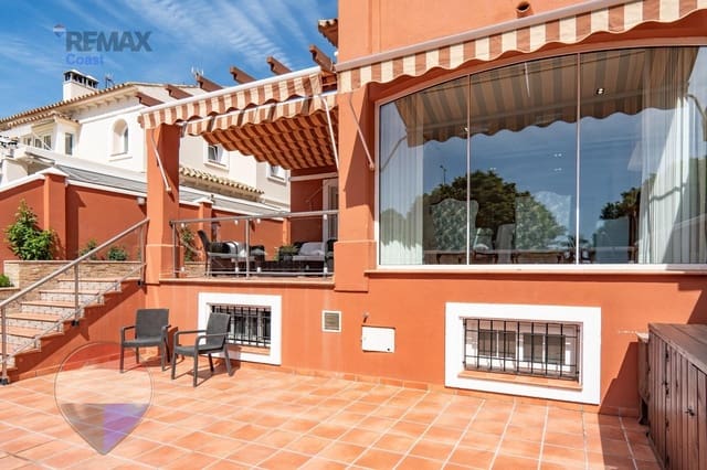 4 sypialnia Dom blizniak na sprzedaż w Torremolinos z garażem - 1 800 000 € (Ref: 9873669)