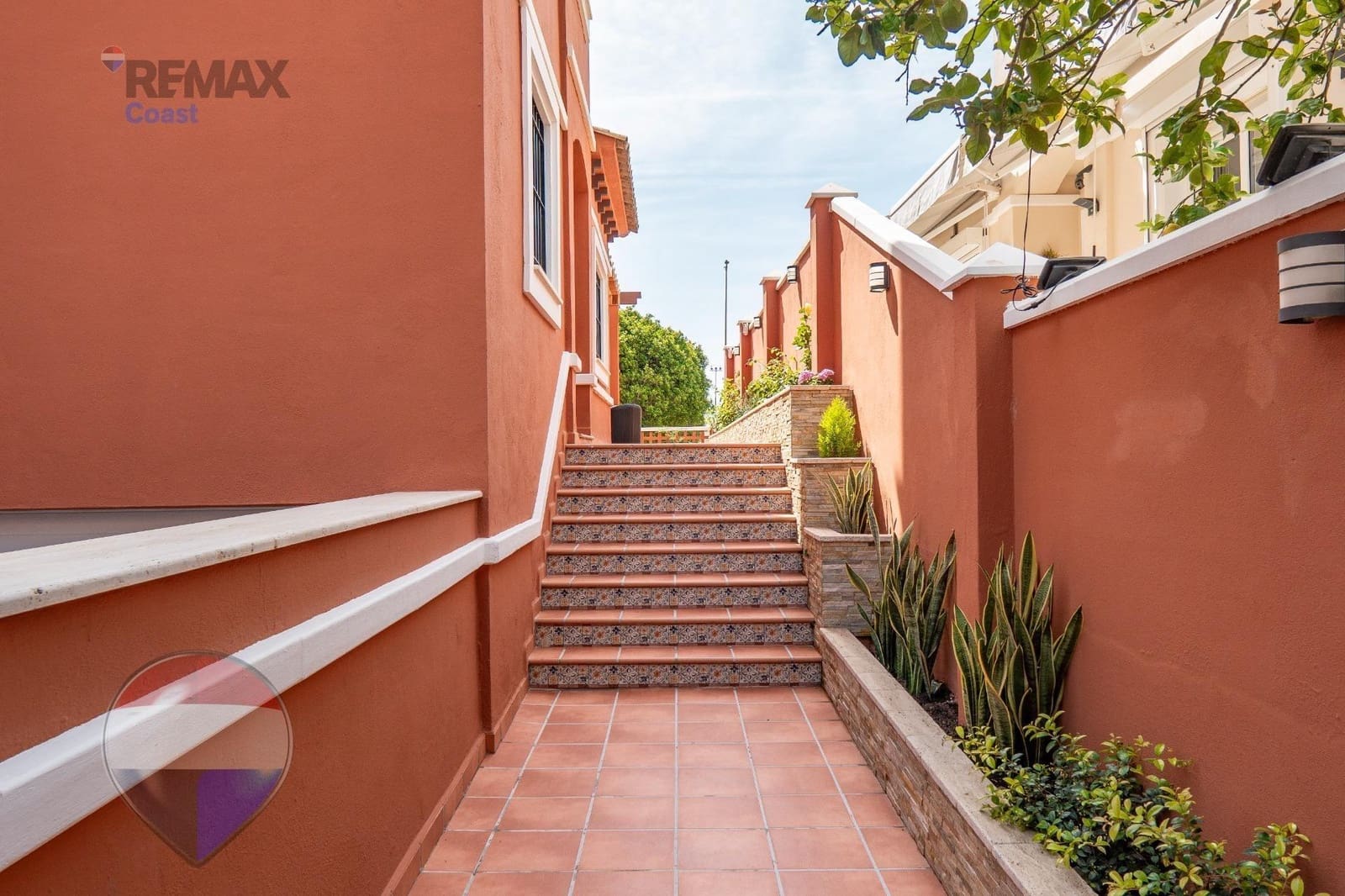 4 sypialnia Dom blizniak na sprzedaż w Torremolinos z garażem - 1 800 000 € (Ref: 9873669)