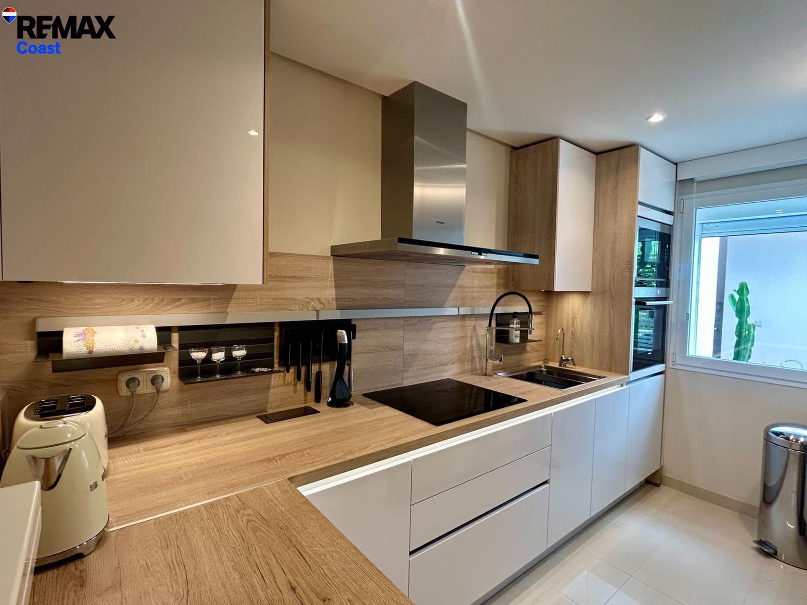 2 soverom Leilighet til salgs i Casares med svømmebasseng garasje - € 435 000 (Ref: 9892641)