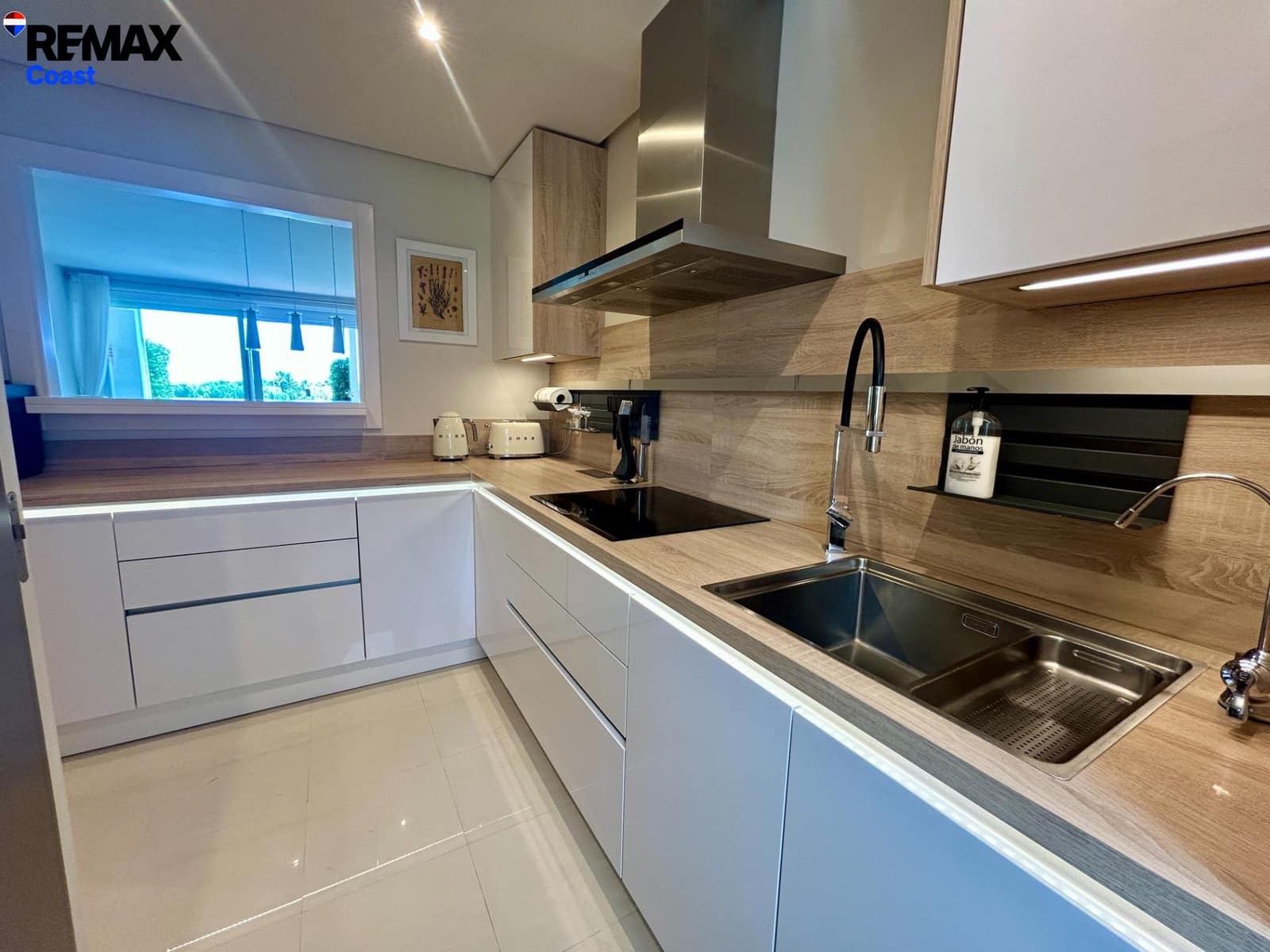 2 soverom Leilighet til salgs i Casares med svømmebasseng garasje - € 435 000 (Ref: 9892641)