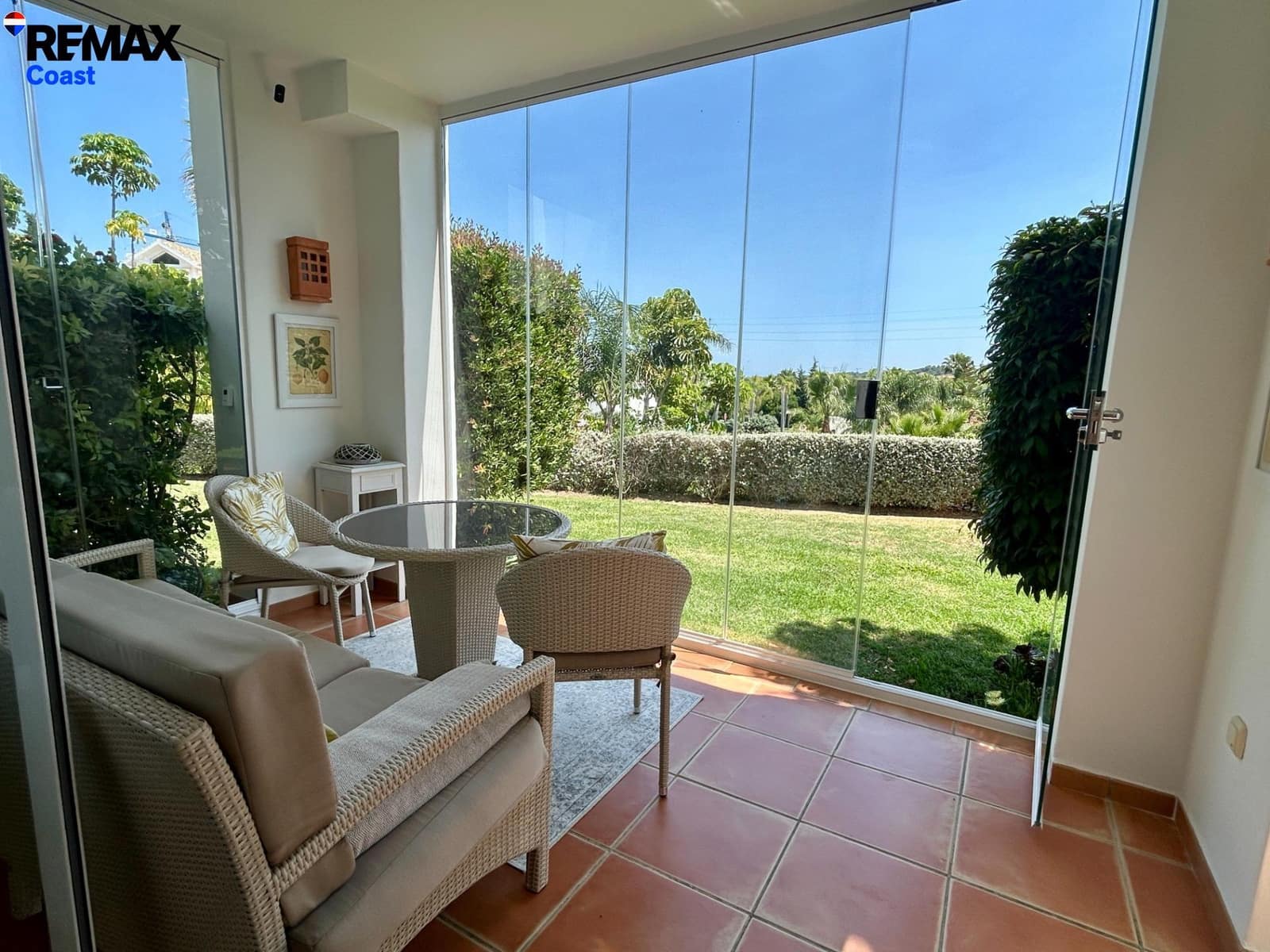 2 soverom Leilighet til salgs i Casares med svømmebasseng garasje - € 435 000 (Ref: 9892641)