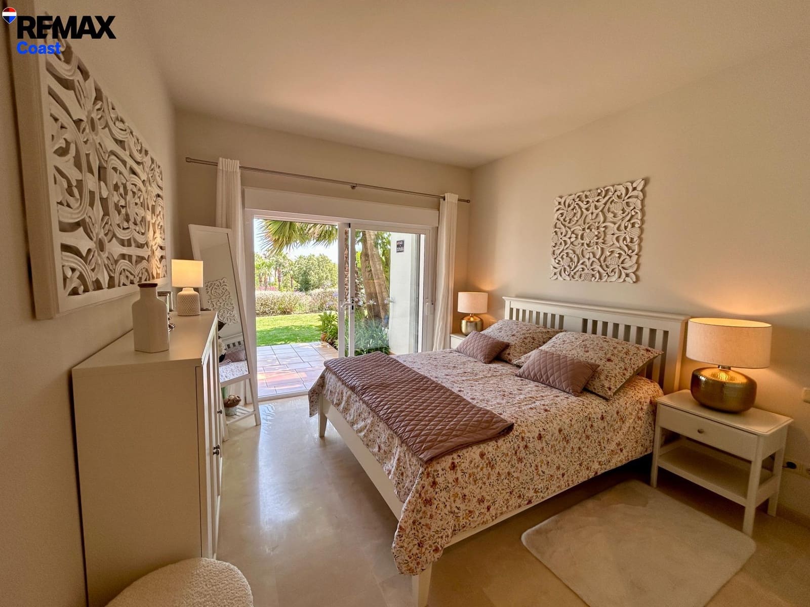 2 soverom Leilighet til salgs i Casares med svømmebasseng garasje - € 435 000 (Ref: 9892641)