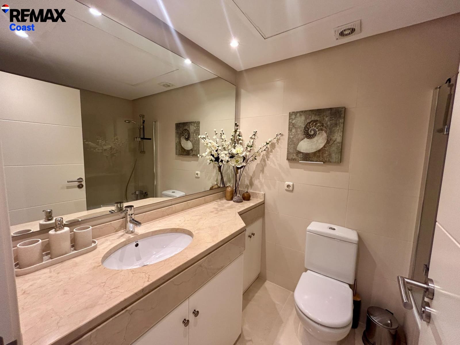 2 soverom Leilighet til salgs i Casares med svømmebasseng garasje - € 435 000 (Ref: 9892641)