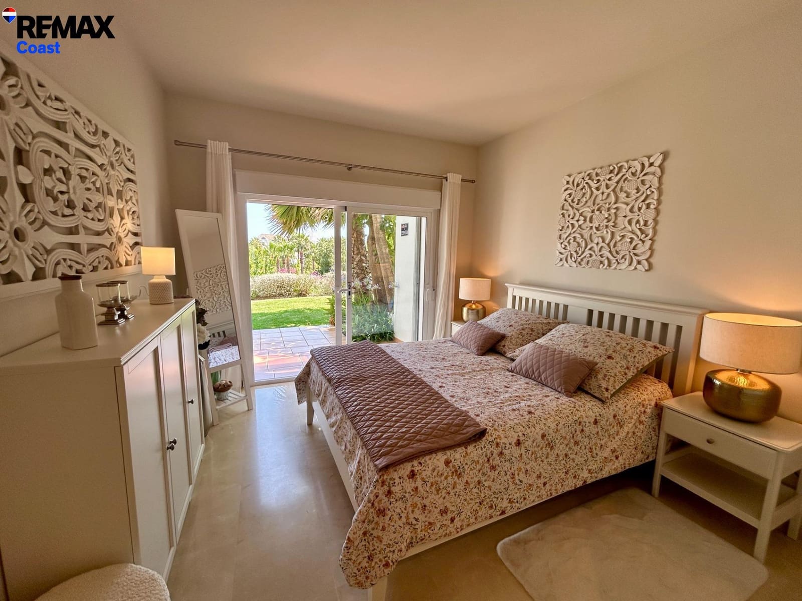 2 soverom Leilighet til salgs i Casares med svømmebasseng garasje - € 435 000 (Ref: 9892641)