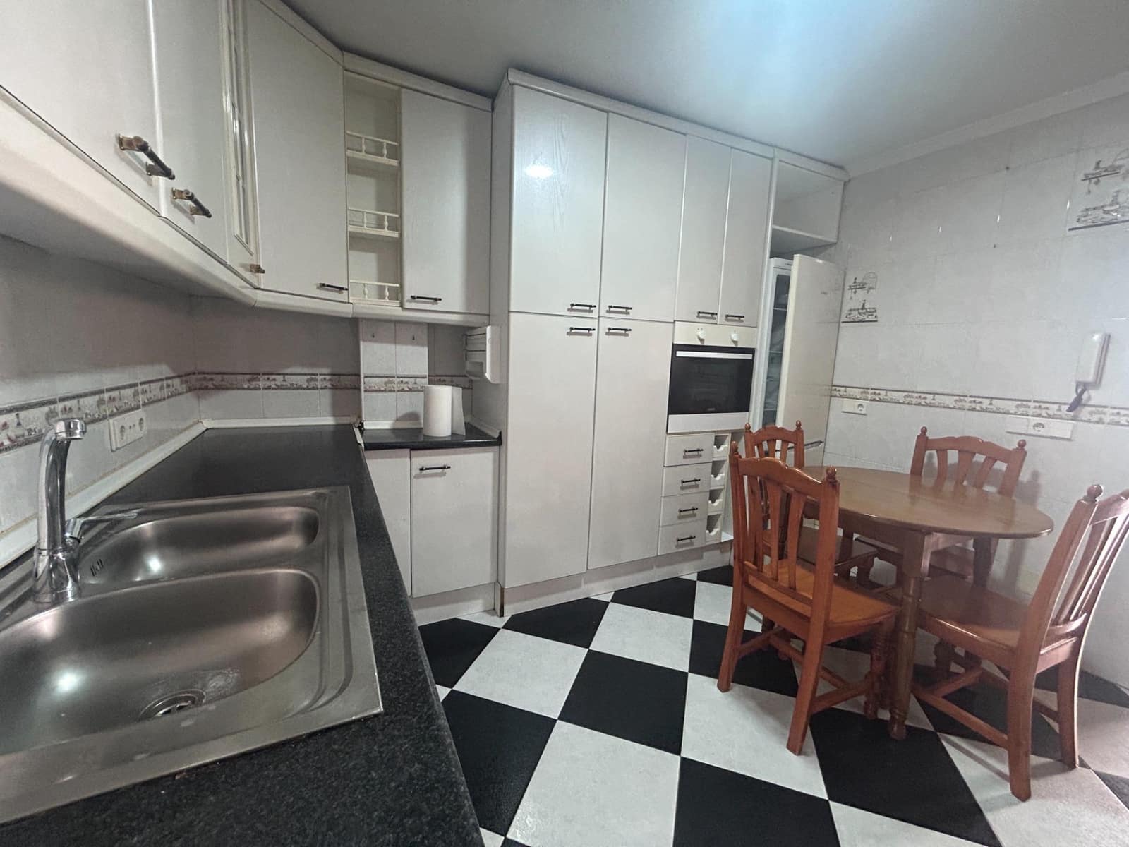 3 chambre Villa/Maison Mitoyenne à vendre à Estepona - 625 900 € (Ref: 9898931)