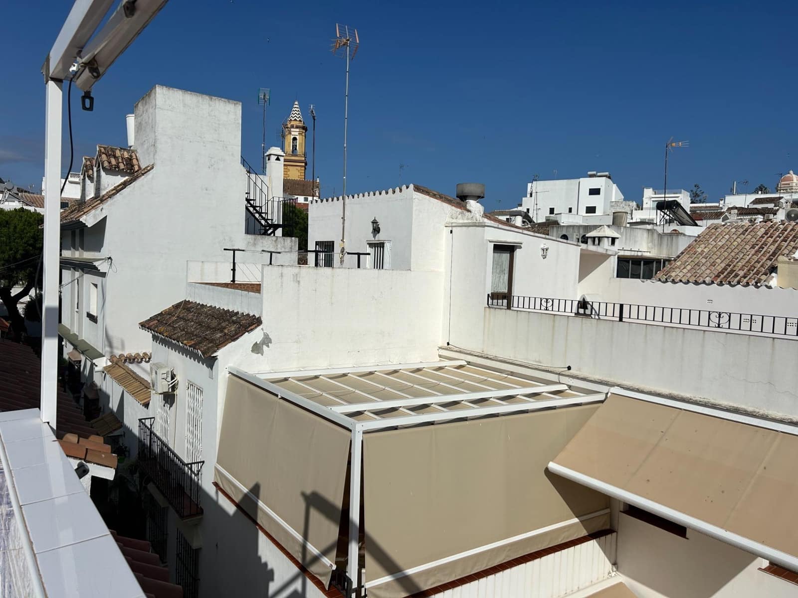 3 chambre Villa/Maison Mitoyenne à vendre à Estepona - 625 900 € (Ref: 9898931)
