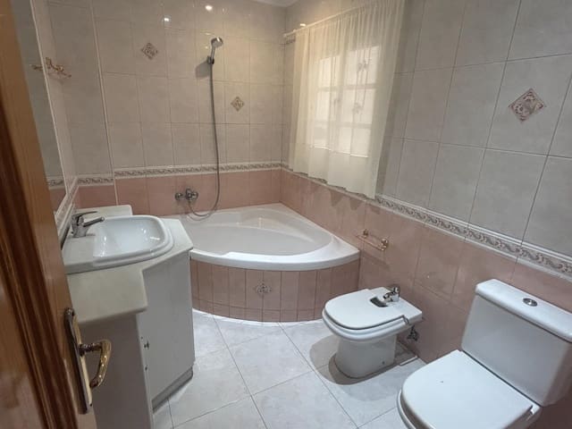 3 chambre Villa/Maison Mitoyenne à vendre à Estepona - 625 900 € (Ref: 9898931)